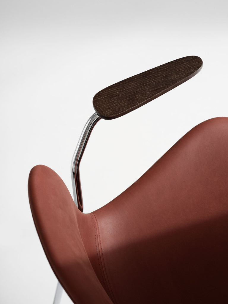 Langue Chair w/ Armrest